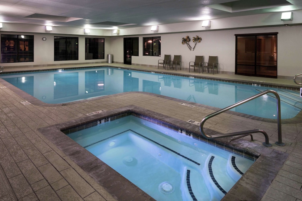 Hampton Inn & Suites Carson City - photo 39