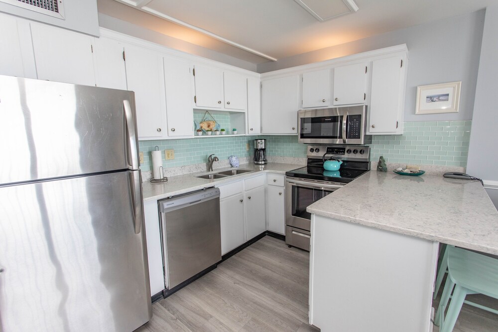 Royal Garden Resort 705 2 Bedroom Condo by RedAwning - photo 14