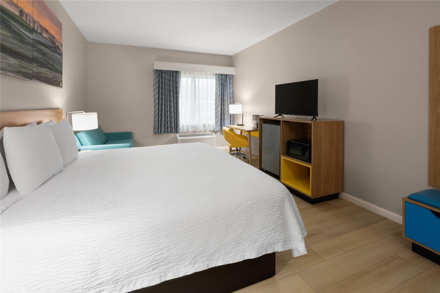 Days Inn & Suites by Wyndham Seaford - photo 21
