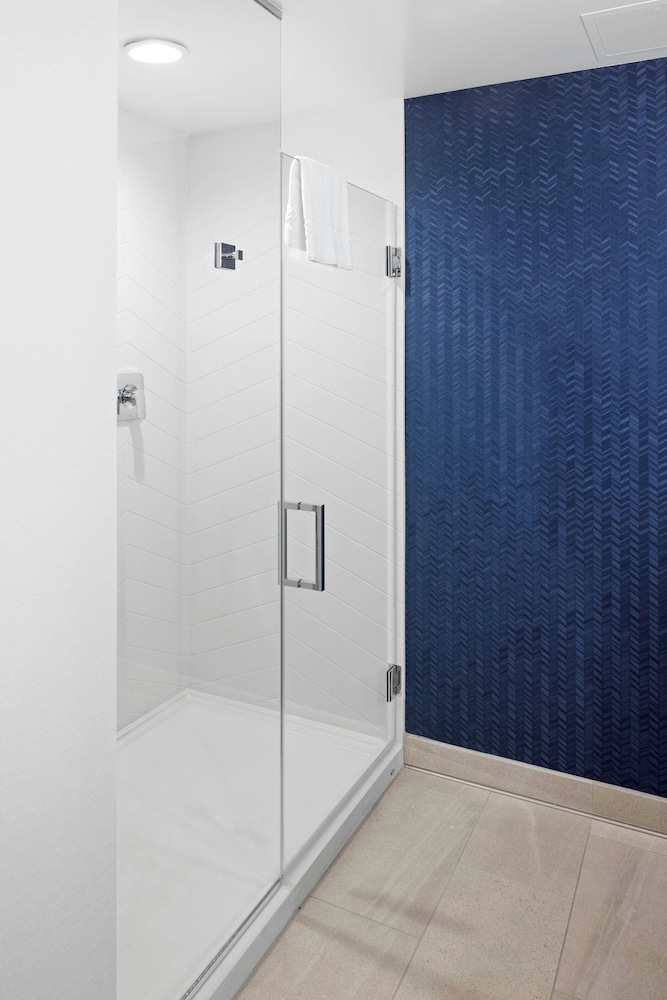 Fairfield Inn & Suites by Marriott San Diego Pacific Beach - photo 24
