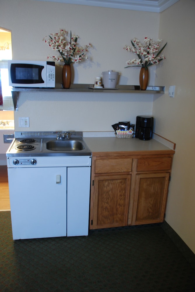 Merrill Field Inn - photo 28