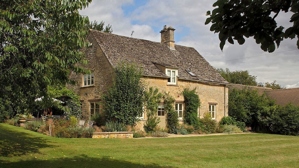 Bookers Cottage — 5-Star Luxury Hotel in Chipping Norton, United Kingdom