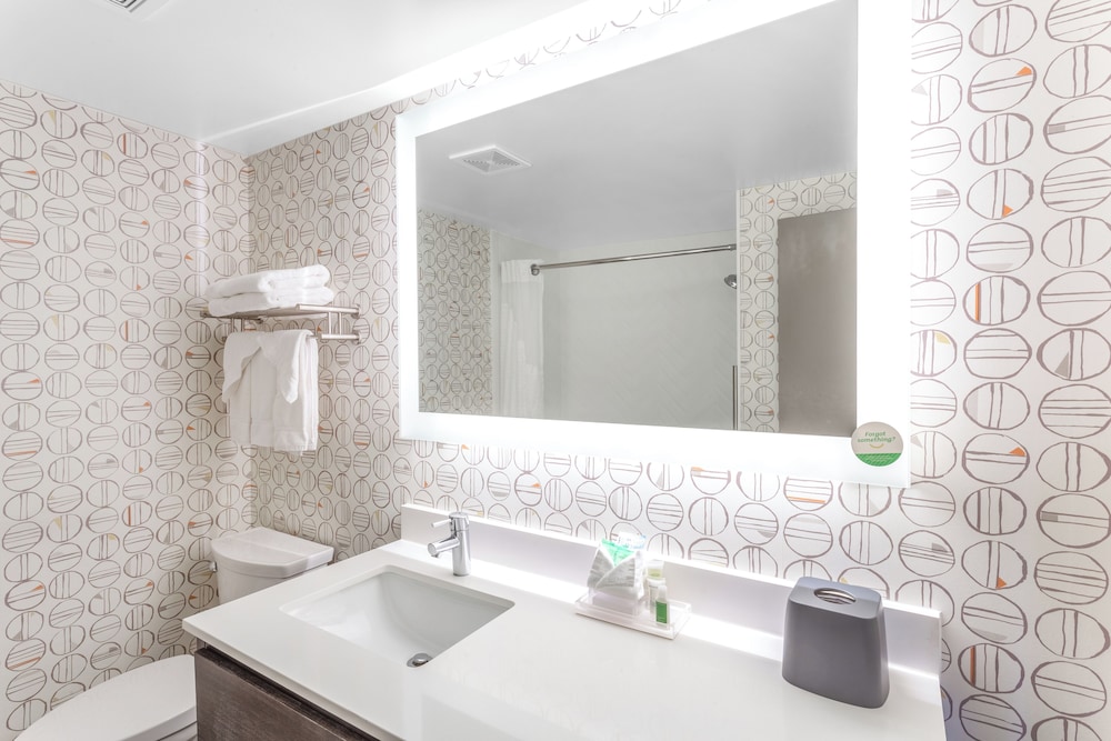 Holiday Inn Rockford by IHG - photo 23