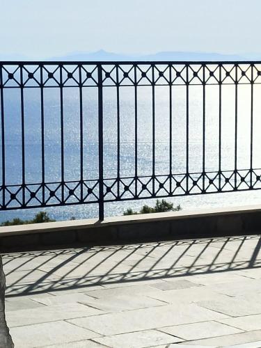 Peaceful Hilltop View Maisonette — Anavyssos — photo 4