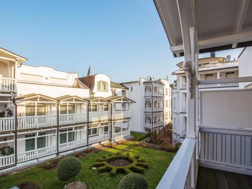 Strandvillen Binz Ferienwohnung mit 1 Schlafzimmer und Balkon AH 627 — 4-Star Luxury Hotel in Ostseebad Binz, Germany