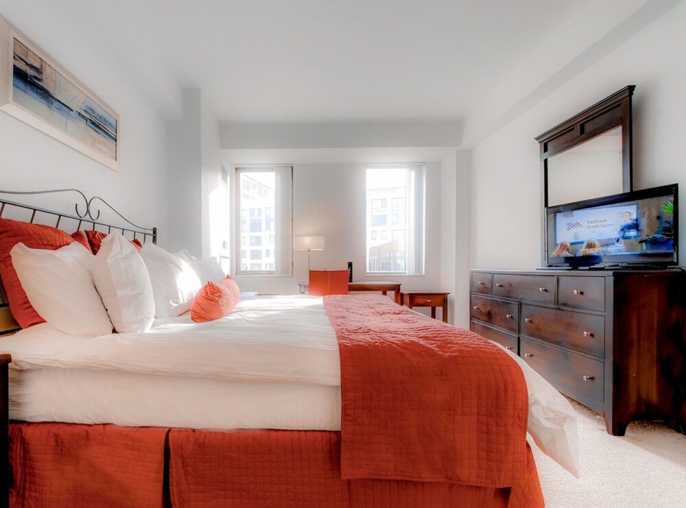 Global Luxury Suites at Kendall Square - photo 4