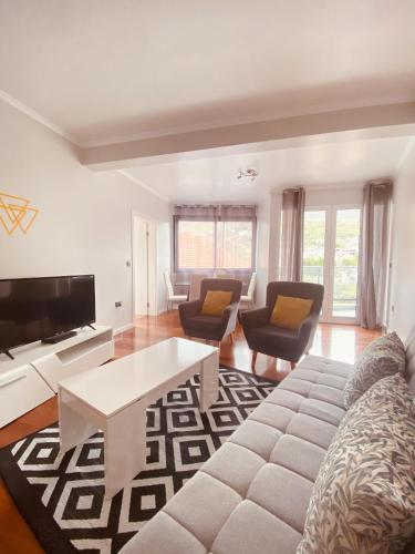 Village Square Coastal Apartment 3G — 4-Star Luxury Hotel in Machico, Portugal