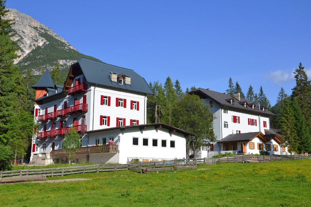 Hotel Croda Rossa — hotel in Dobbiaco