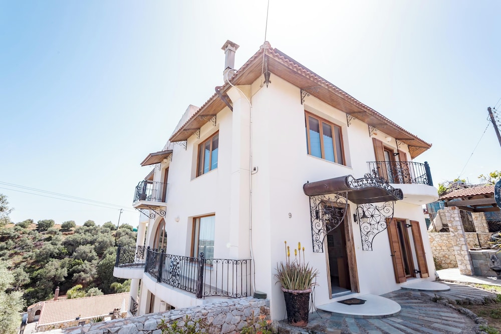 Zen Maisonette Retreat — 4-Star Luxury Hotel in Chania, Greece