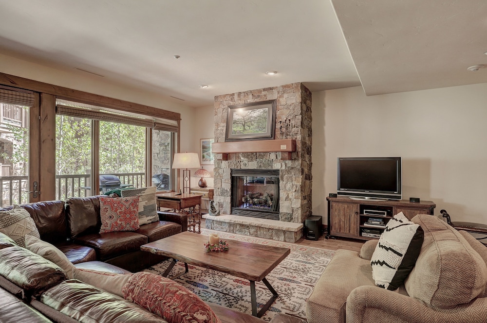 Arrowhead Village A304A — 4-Star Luxury Hotel in Edwards, United States