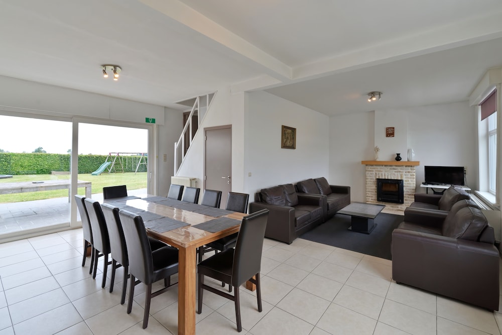 Flanders Fields Cottage Leisele — 4-Star Luxury Hotel in Alveringem, Belgium