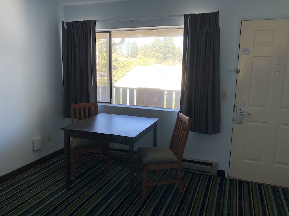 Brookings Inn Resort - photo 9