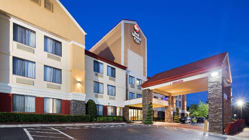 Best Western Plus Huntersville Inn & Suites Near Lake Norman - photo 2