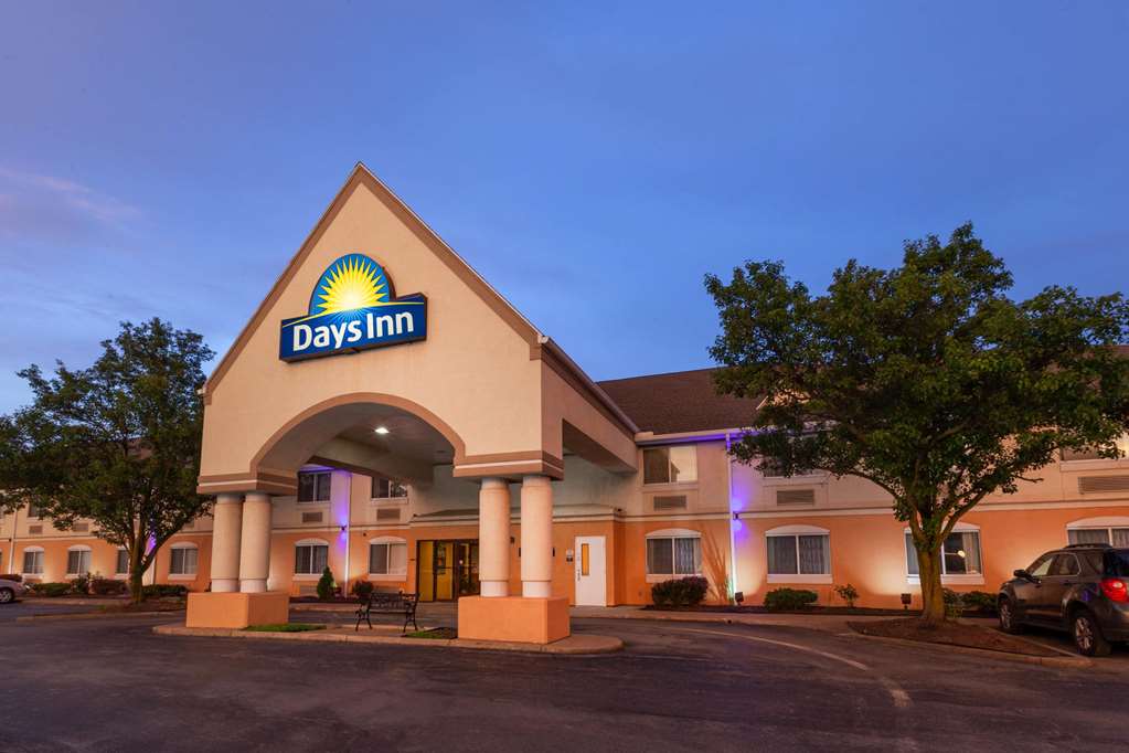 Days Inn by Wyndham Milan Sandusky South - photo 3