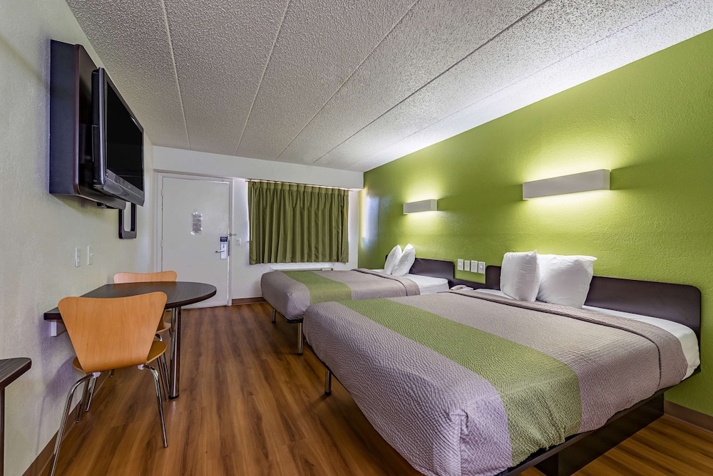 Days Inn by Wyndham Cincinnati I 71 - photo 6