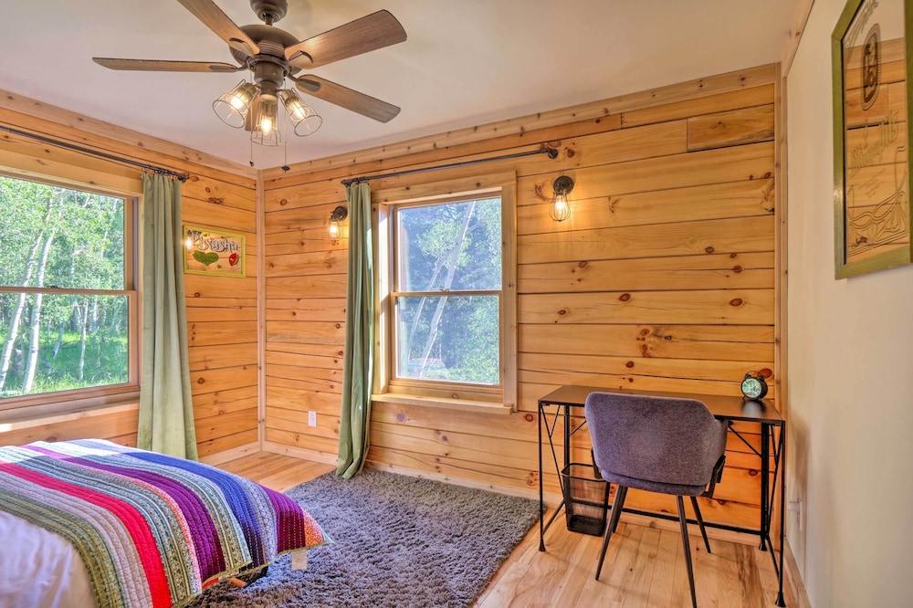 24 0132 Alma Retreat w Deck: 17 Mi to Skiing in Alma, United States