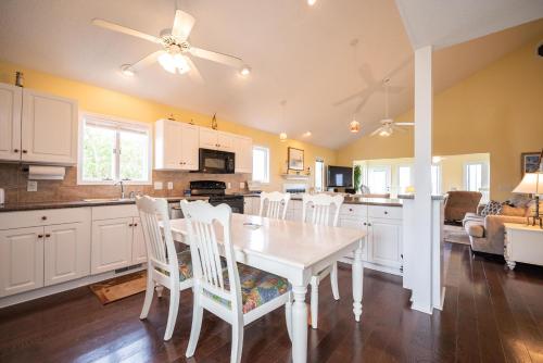 Sound Bite by Oak Island Accommodations - photo 28