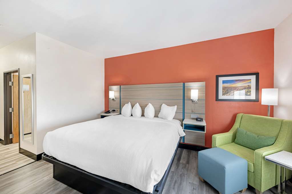 Best Western Plus Executive Residency Carlsbad Hotel - photo 38