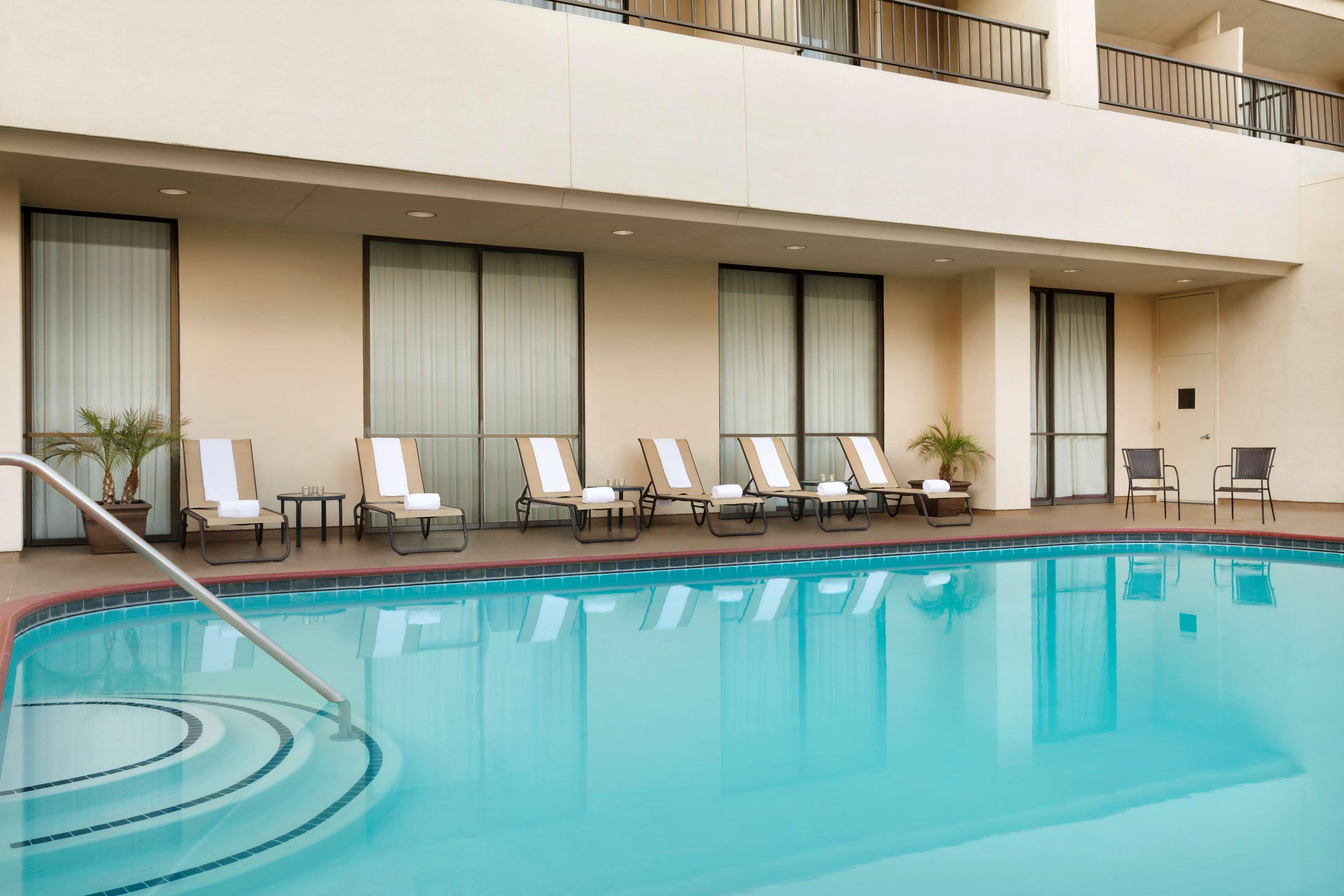 Radisson Hotel Fresno Conference Center - photo 8