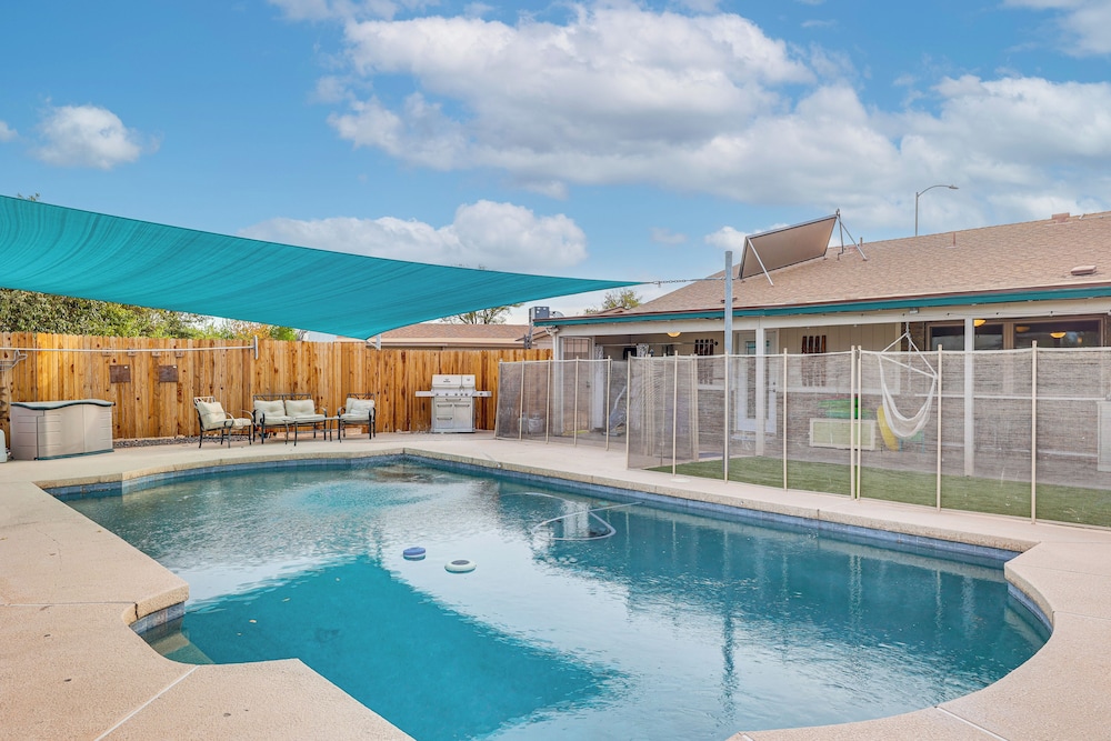 2 Mi to Dtwn Gilbert: Family friendly Mesa Gem in Mesa, United States