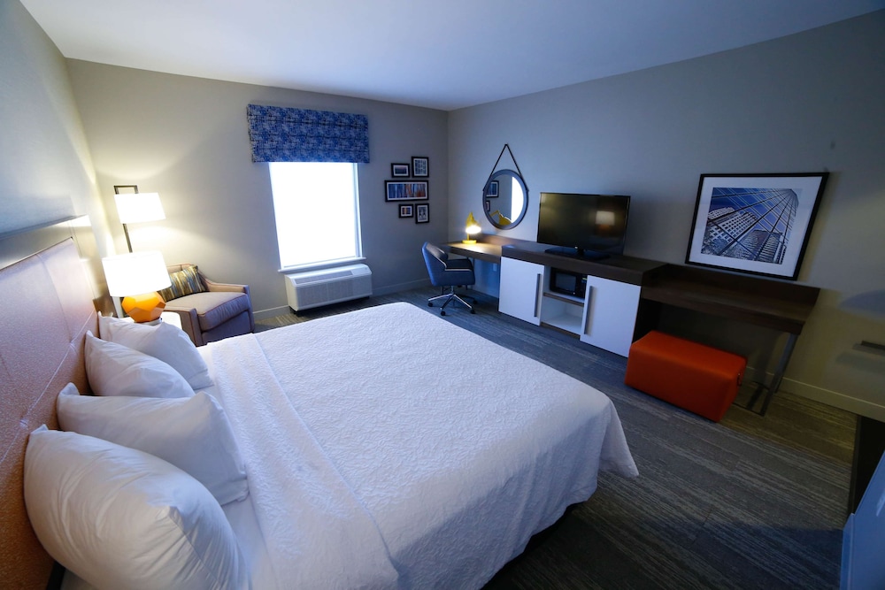 Hampton Inn & Suites Forest City - photo 7