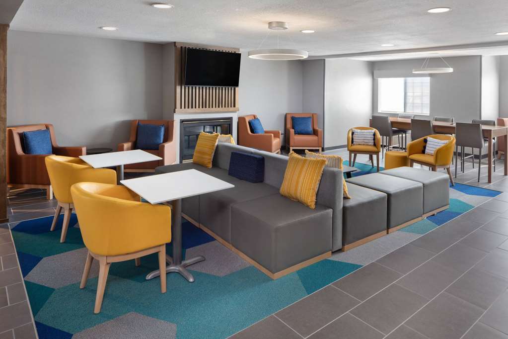 Microtel Inn & Suites by Wyndham Rapid City - photo 7