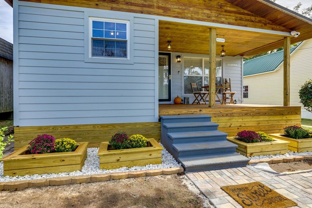 Inviting Quincy Cottage Walk To Historic Downtown 19608021 — Quincy