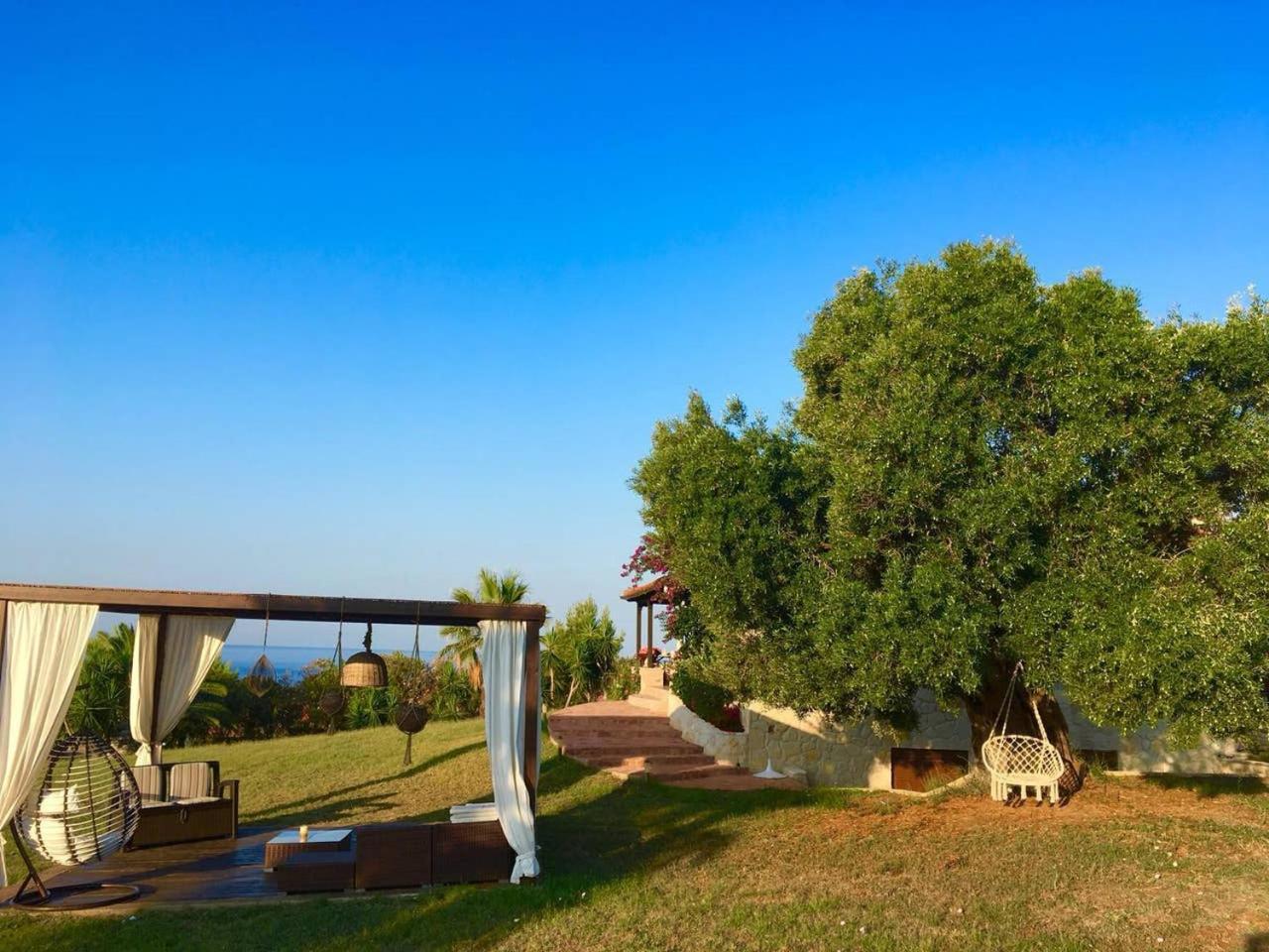 Spectacular Villa Near the Beach — Agia Paraskevi — photo 5