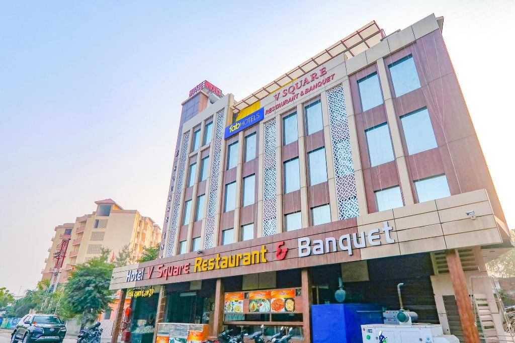 Fabhotel V Square - last minute hotel in Lucknow