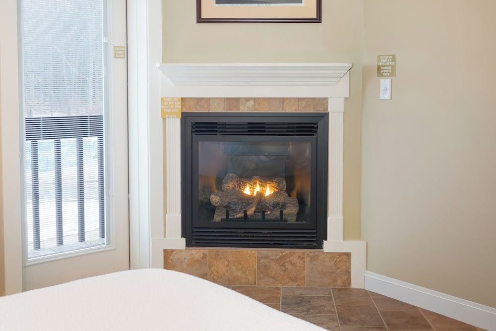 Fireside Inn & Suites Gilford - photo 11