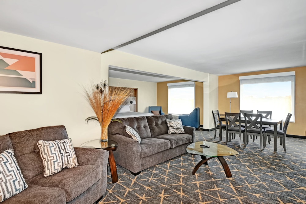 Holiday Inn Piscataway Somerset by IHG - photo 17