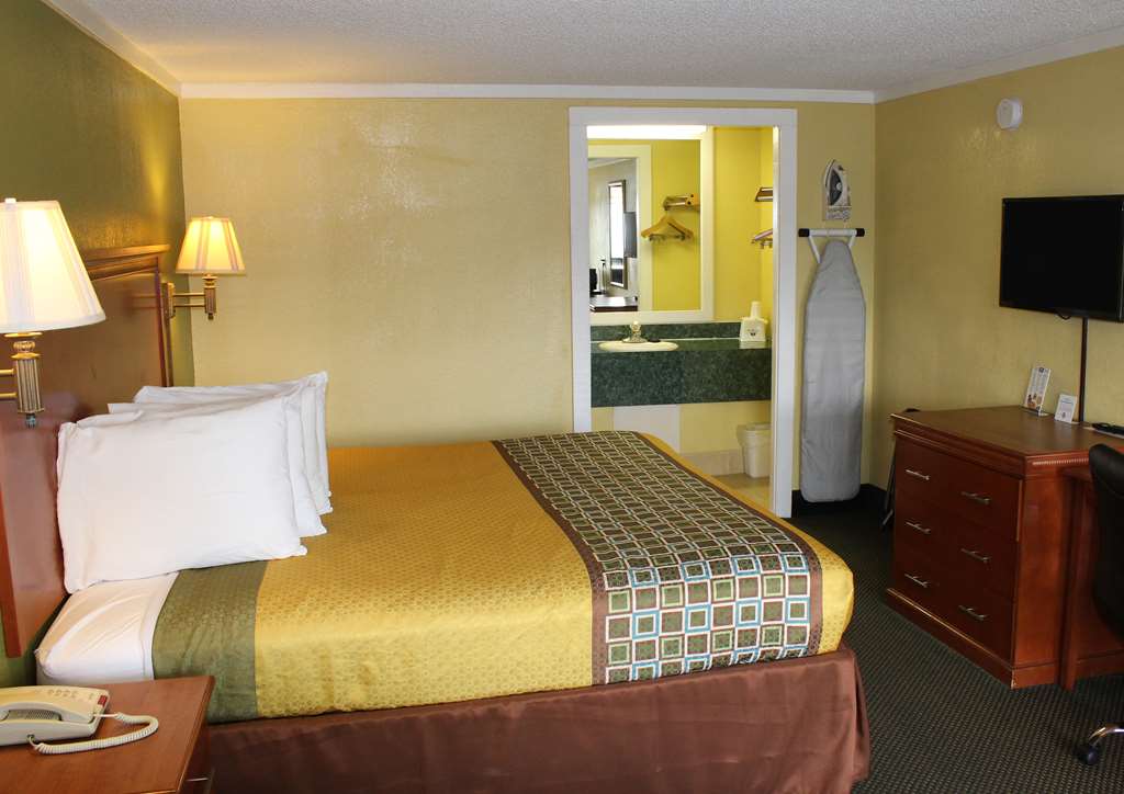 Americas Best Value Inn Conyer - photo 10