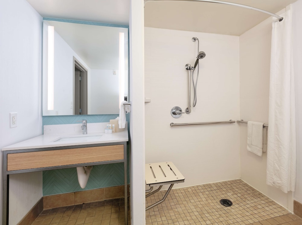 Hilton Garden Inn Irvine East Lake Forest - photo 22