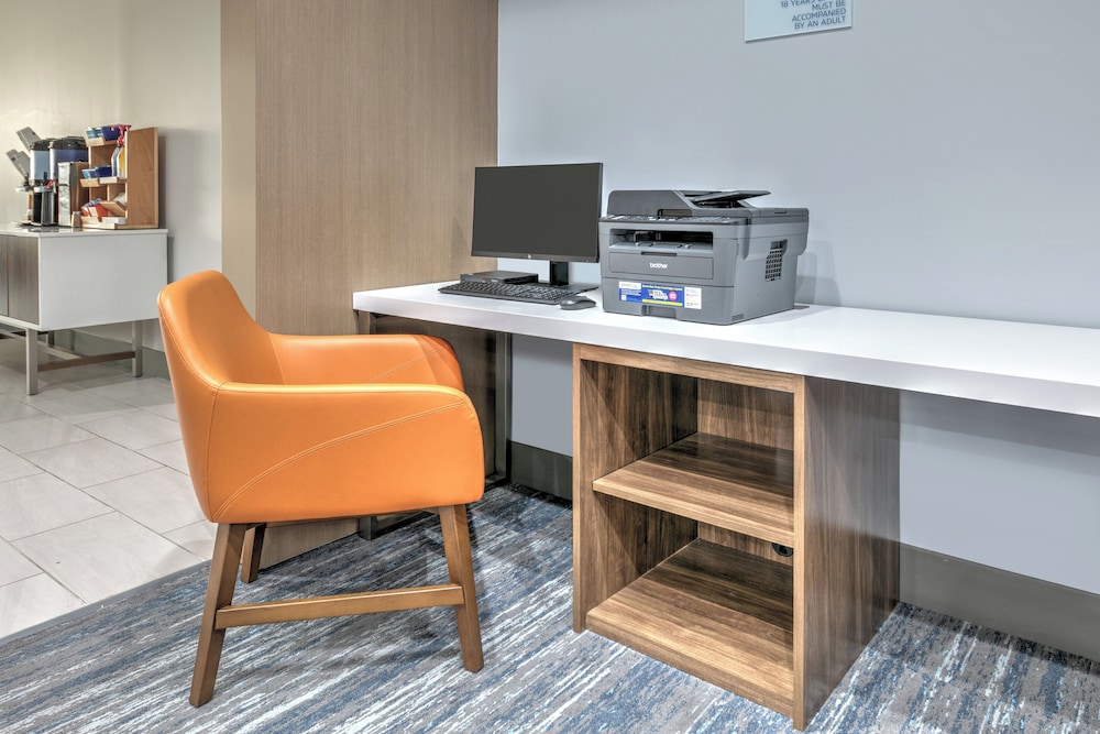 Holiday Inn Express Hotel & Suites Winnie by IHG - photo 22