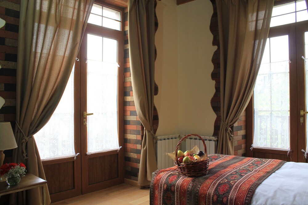 Garni HinYard in Garrni, Armenia