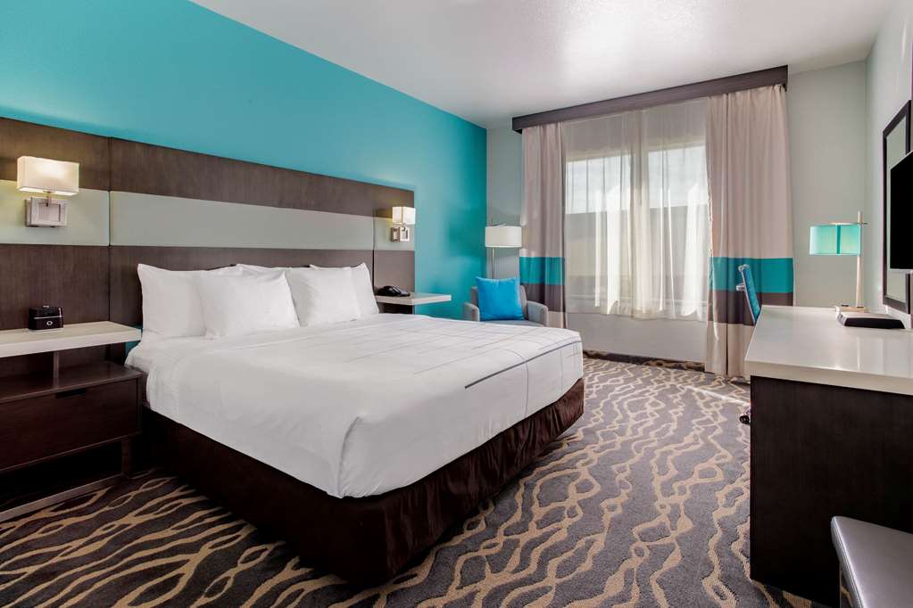 La Quinta Inn & Suites by Wyndham Northlake Fort Worth - photo 28