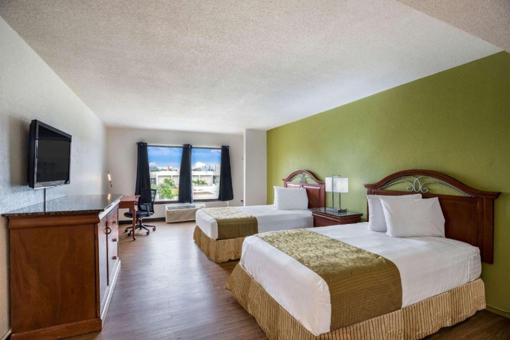 OYO Hotel Orlando Airport - photo 10