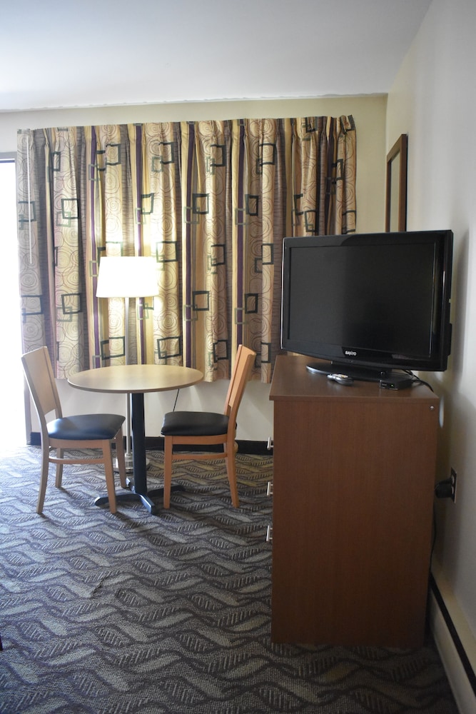South Hills Motel - photo 29