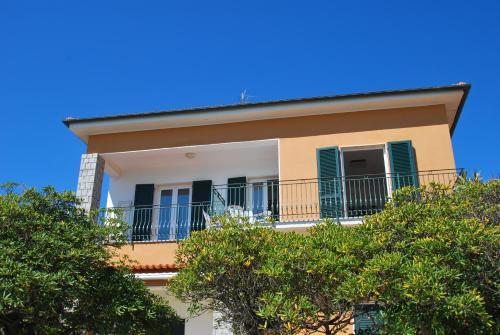 Appartamenti Montecristo Fronte mare in posizione unica — 4-Star Luxury Hotel in Marina Di Campo, Italy