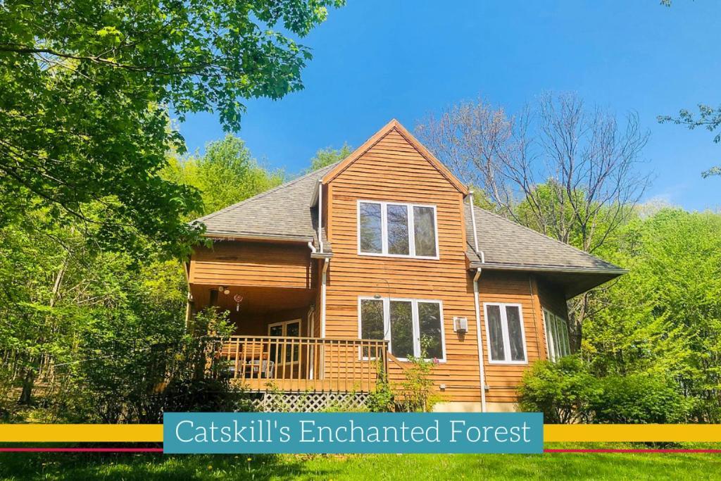 Catskills Enchanted Forest - carbon neutral hotel in Unknown City
