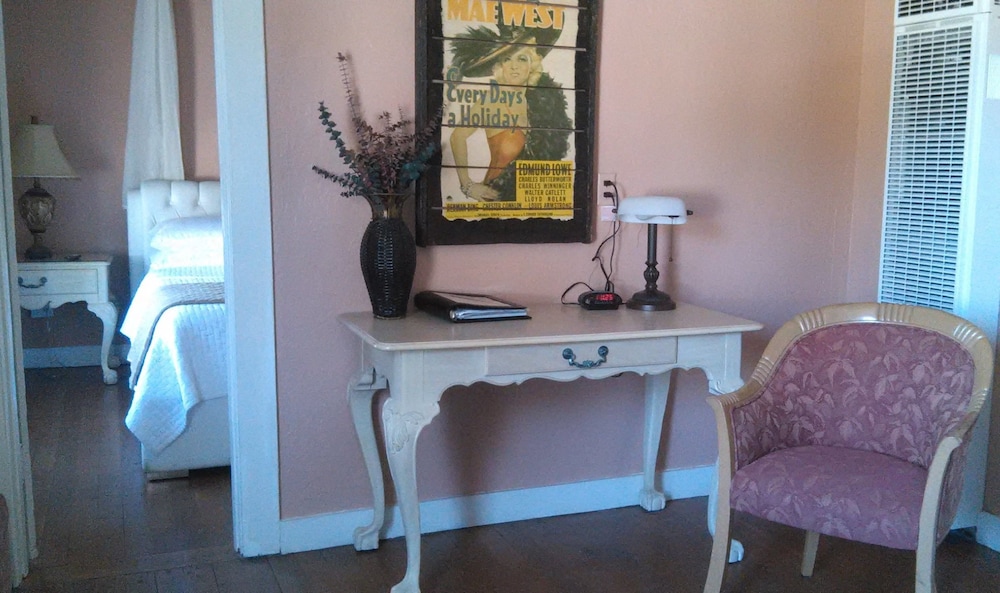 Cottonwood Hotel - photo 25