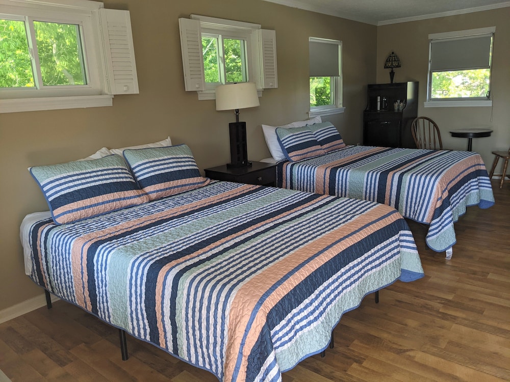 Riverboat Inn and Suites - photo 10