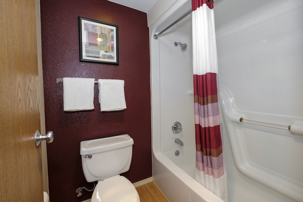 Holton Inn and Suites - photo 14