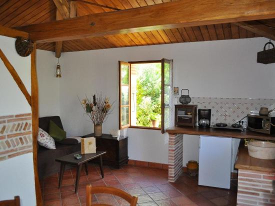 Le Poulailler — hotel in Lavit