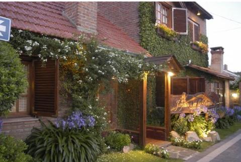 Jazmines en La Sierra in Tandil, Argentina