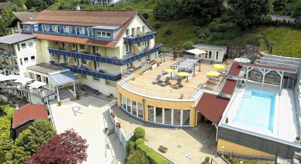 Wellnesshotel Rothfuß mit Spa und 2 Schwimmbädern in Bad Wildbad, Germany