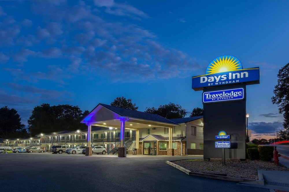 Travelodge By Wyndham Charles Town Harpers Ferry - photo 27