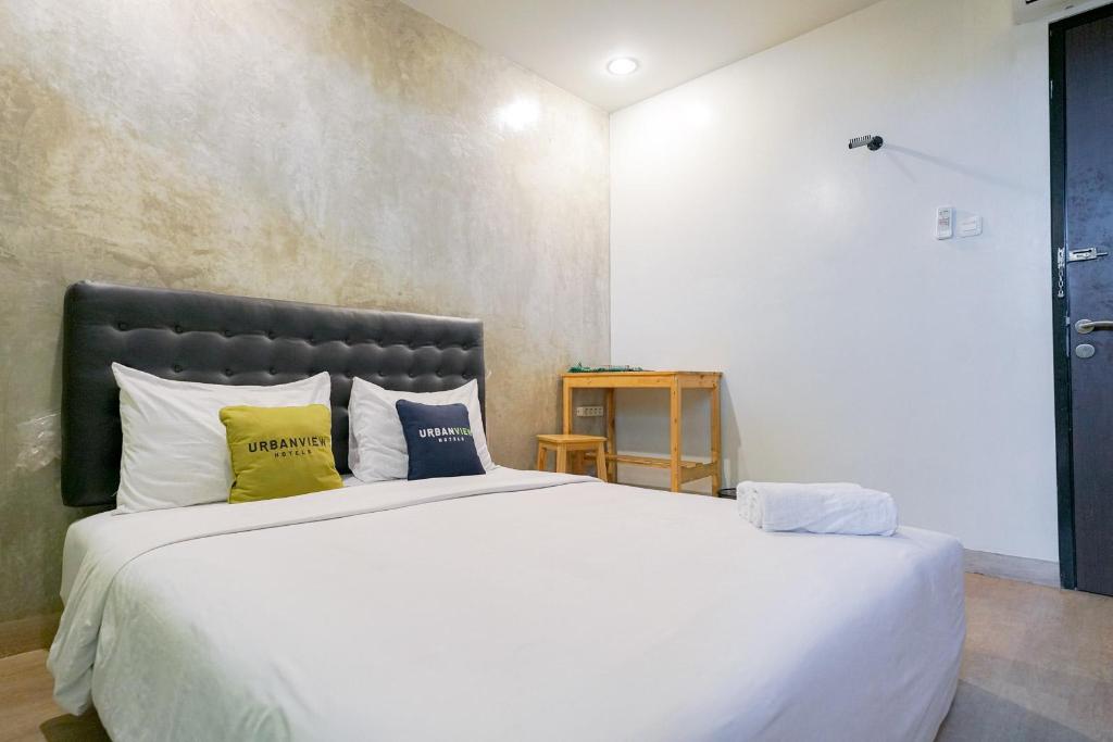 Urbanview Hotel Syariah De Umbrella Ciputat in Tangerang, Indonesia