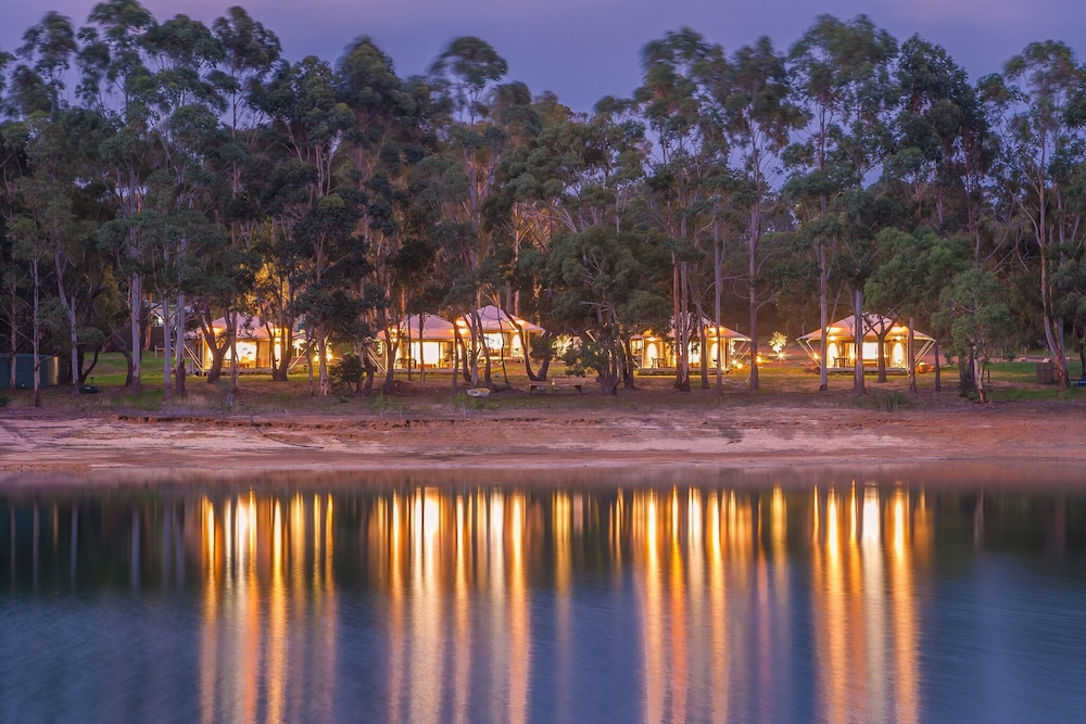 Olio Bello Lakeside Glamping — hotel in Cowaramup