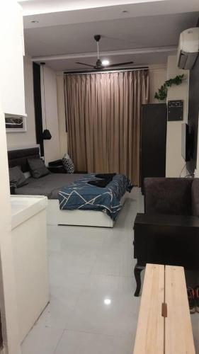 Ivy Splendour Private Studio A Oshiwara